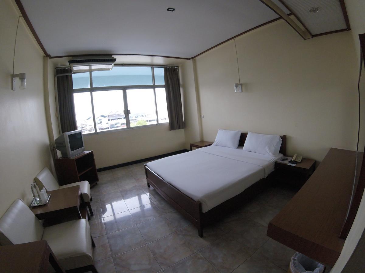 Tapee Hotel Surat Thani Exterior photo