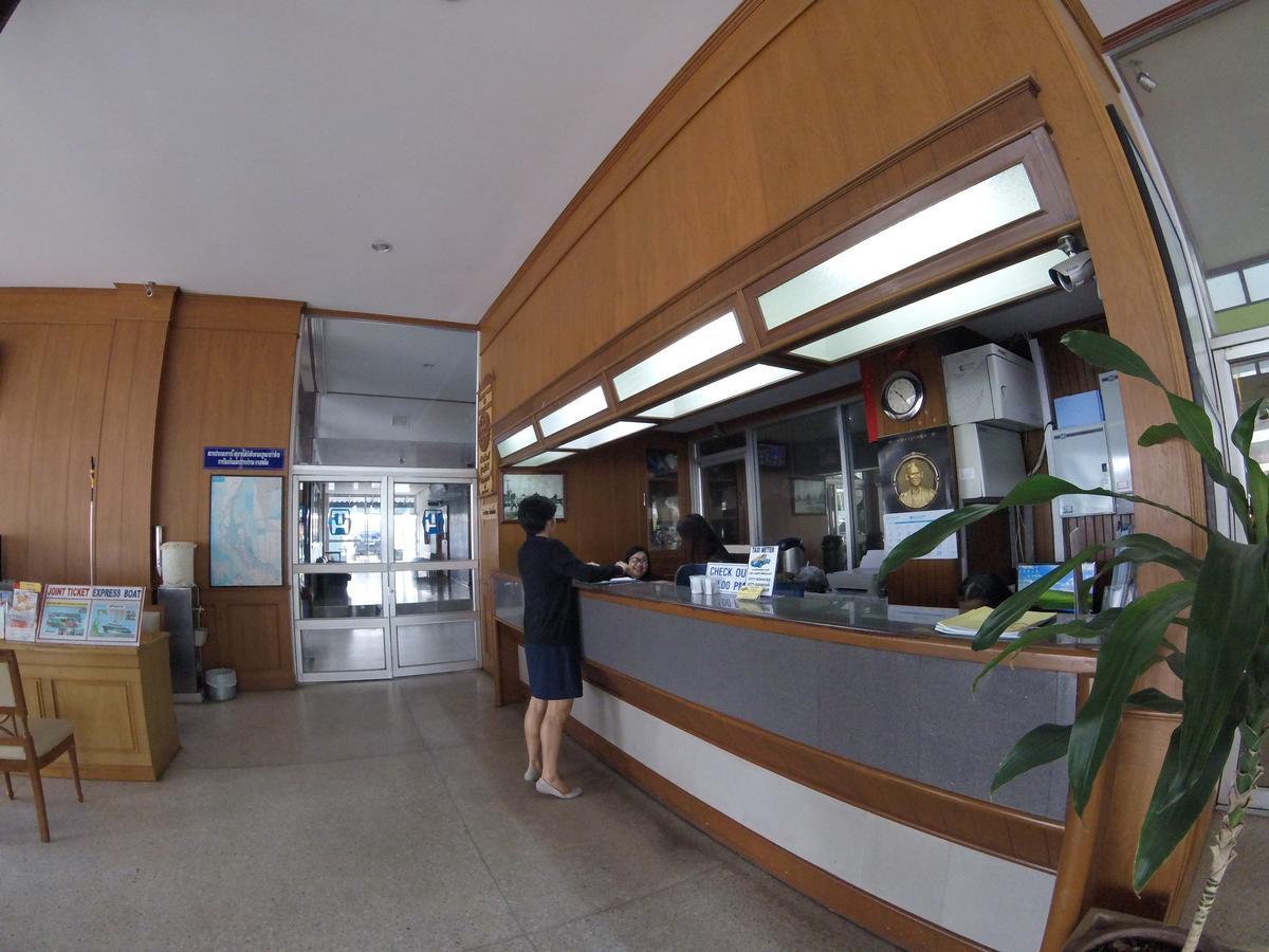Tapee Hotel Surat Thani Exterior photo